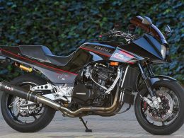 トレーディングガレージ ナカガワ GPZ900R<br>（KAWASAKI GPZ900R）