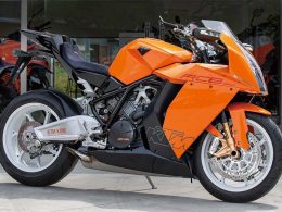 KTM KOBE EAST RC8<br>（KTM RC8）